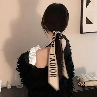 27套礼服 海报